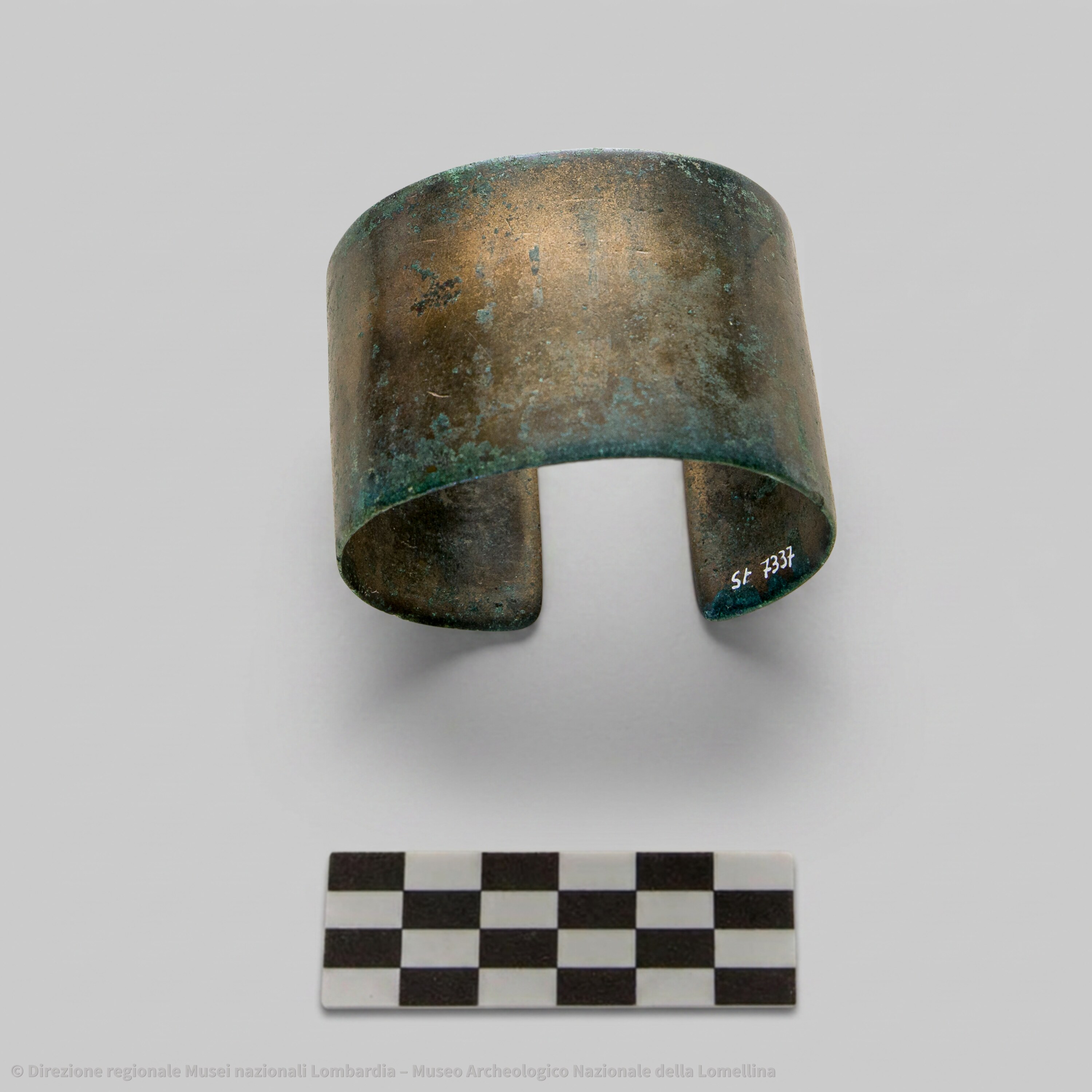 Armilla B n. inv. 7337B