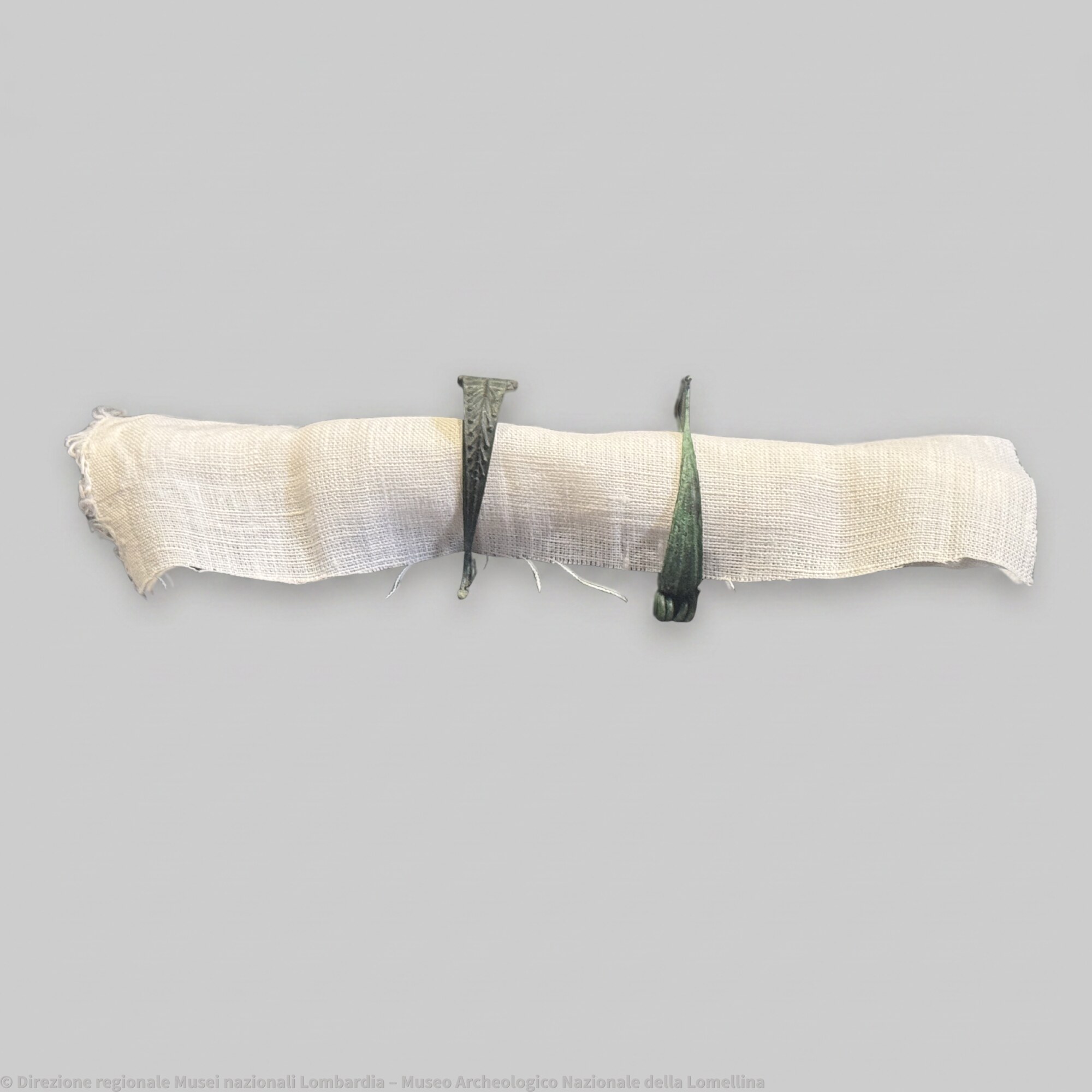 Fibule n. inv. 7339A-B esposte in Sala 3, vetrina 4