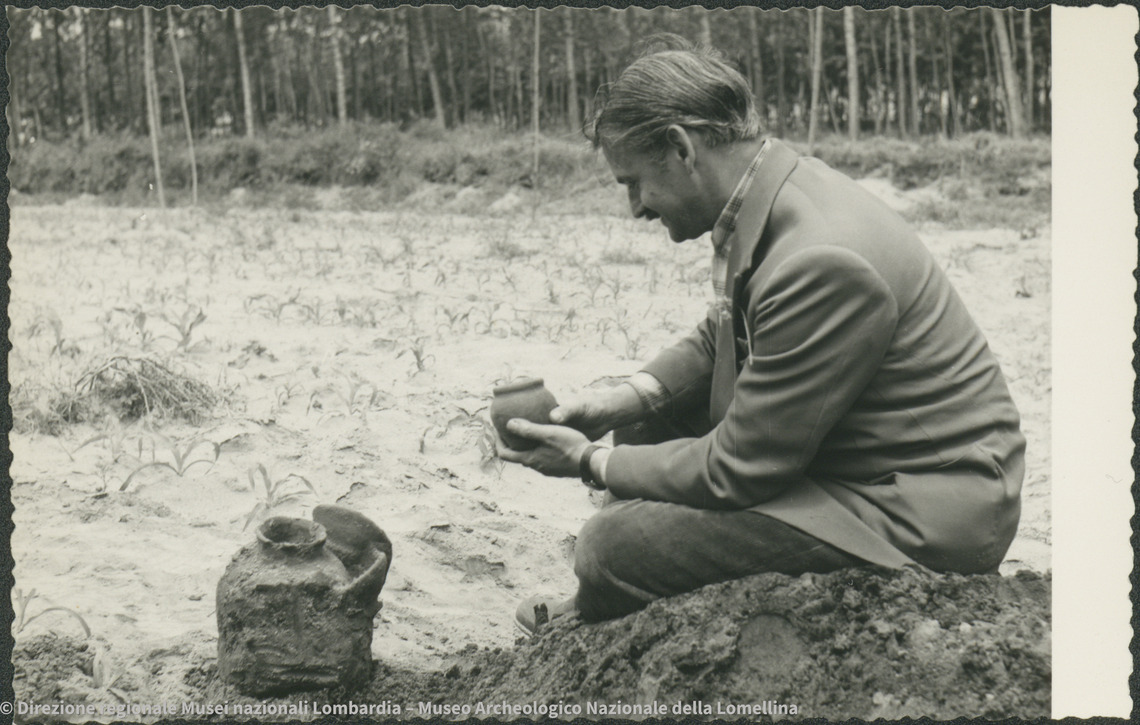 Viewer IIIF della documentazione fotografica del fascicolo b. 4, fasc. 104